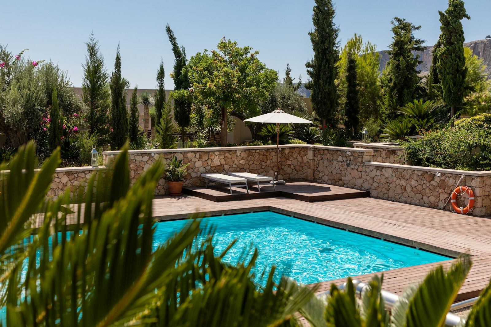 Elite Custom Pools pool services